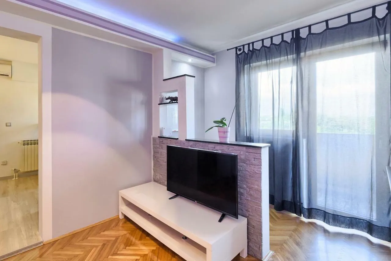 Active Apartment Pula 0*,  Croatia